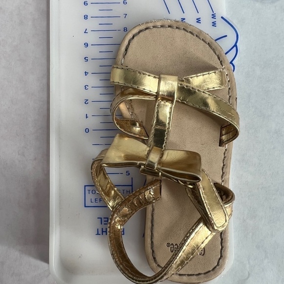 GYMBOREE Island Hopper Gold Bow Sandals Toddler Girls - Picture 6 of 8